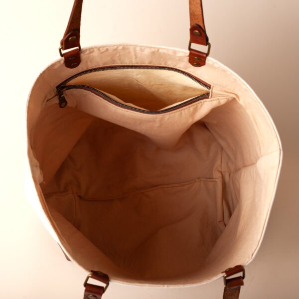 brn-sheep-inside large tote in brown leather and canvas with the black sheep print